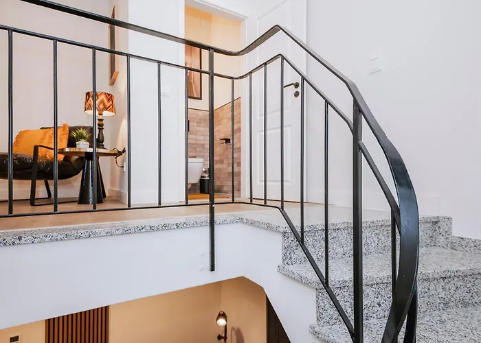 S331 - Luxurious Two Bedroom Duplex In