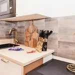 S331 - Luxurious Two Bedroom Duplex In *