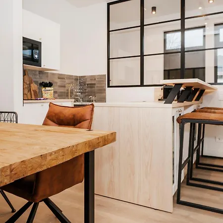 Lägenhet S331 - Luxurious Two Bedroom Duplex In *