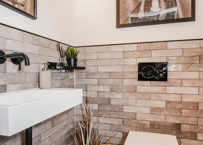 S331 - Luxurious Two Bedroom Duplex In * 쾰른