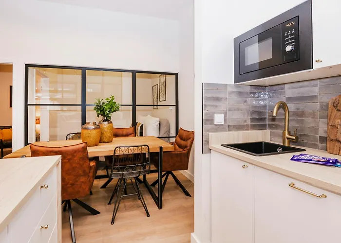 S331 - Luxurious Two Bedroom Duplex In 아파트 쾰른