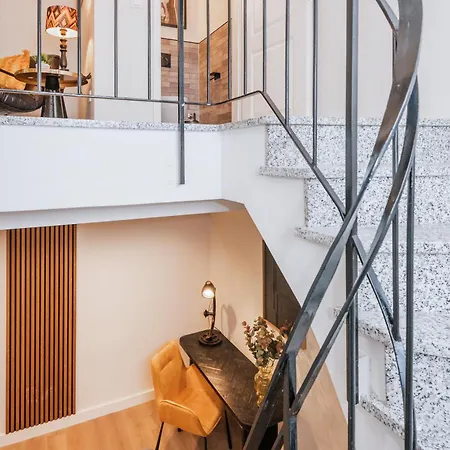 Apartament S331 - Luxurious Two Bedroom Duplex In *