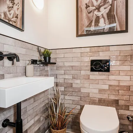 S331 - Luxurious Two Bedroom Duplex In * Colonia