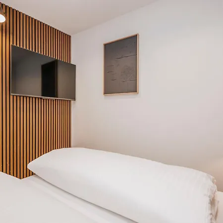 S331 - Luxurious Two Bedroom Duplex In *