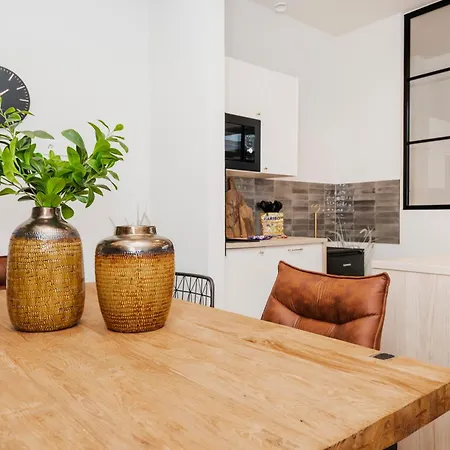 Apartament S331 - Luxurious Two Bedroom Duplex In *