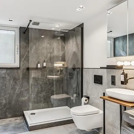 Luxus-maisonette Parkplatz 2 Sz, Platz Fuer 5 شقة كولونيا