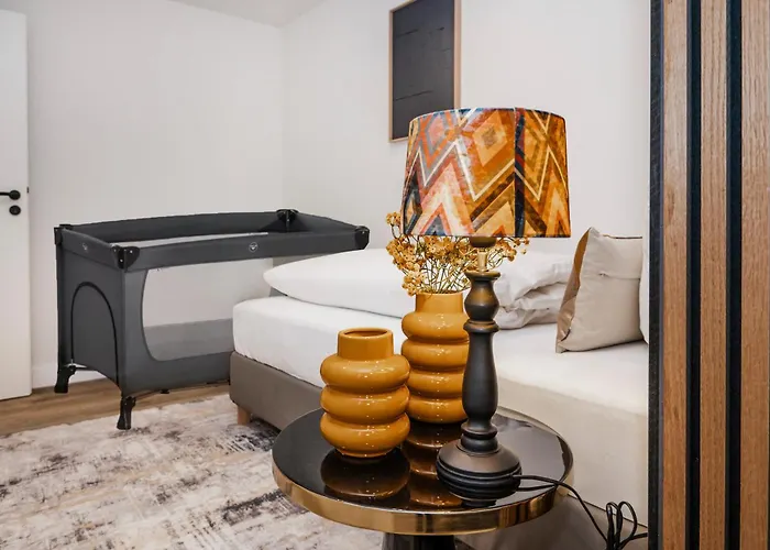S331 - Luxurious Two Bedroom Duplex In * Köln