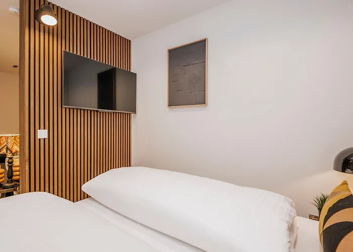 S331 - Luxurious Two Bedroom Duplex In *