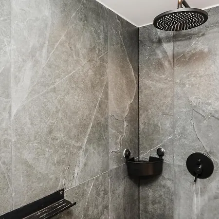 S331 - Luxurious Two Bedroom Duplex In Lägenhet